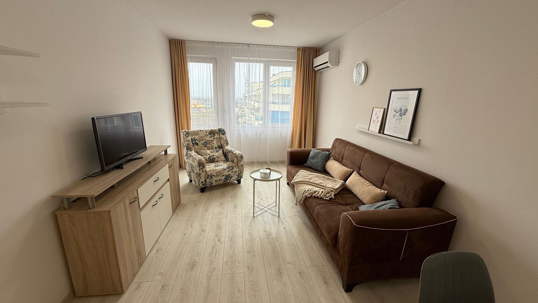 Przestronne i nowoczesne mieszkanie z jedną sypialnią z pełnym wyposażeniem w Pomorie