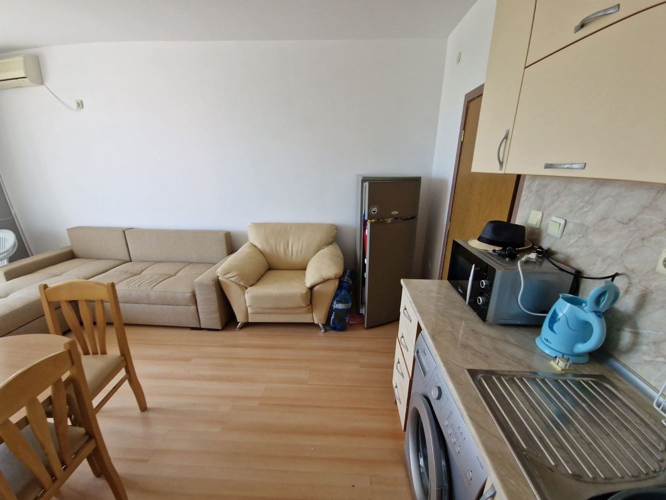 Apartament z jedną sypialnią z widokiem na basen w doskonale utrzymanym kompleksie – idealny na wypoczynek i inwestycję