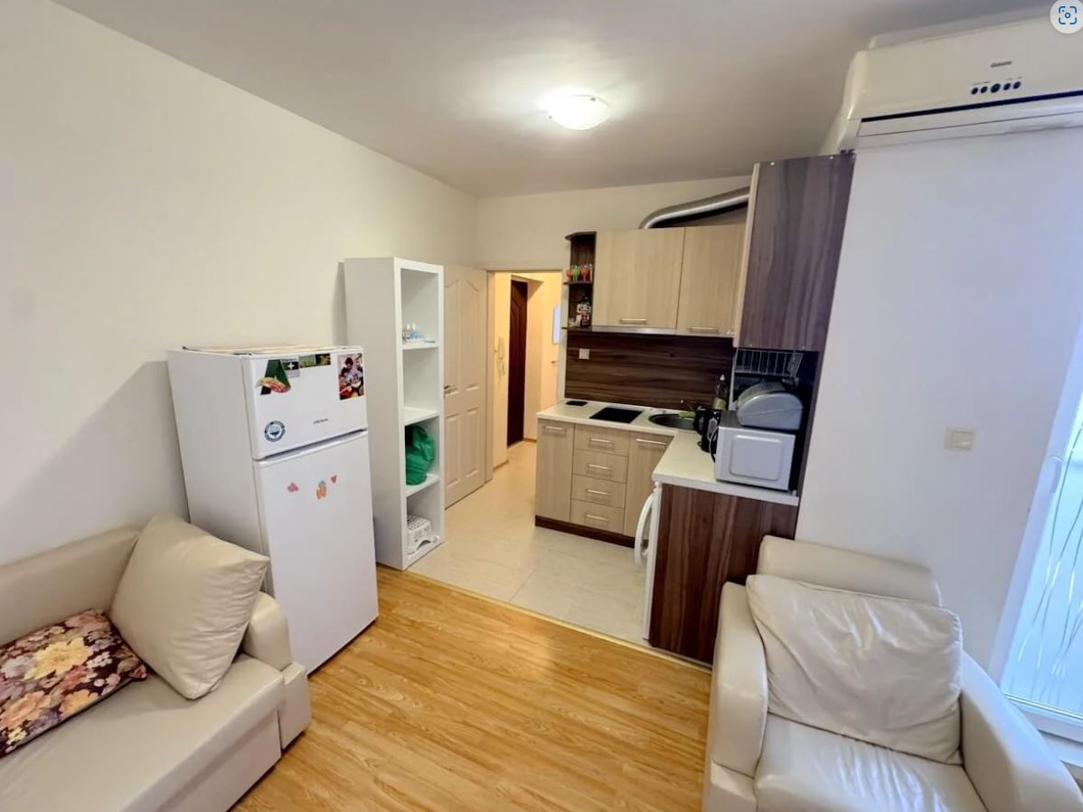 Morski komfort i przytulność w stylowym apartamencie z jedną sypialnią w Rawdzie