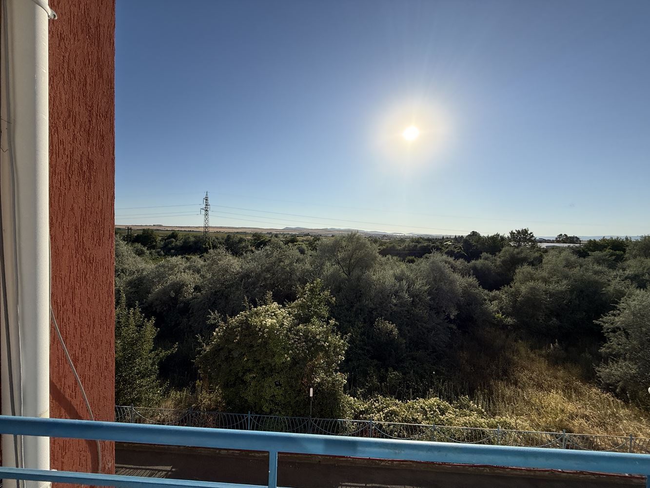 Mieszkanie z jedną sypialnią i tarasem w Słonecznym Brzegu – komfort i całoroczne bezpieczeństwo