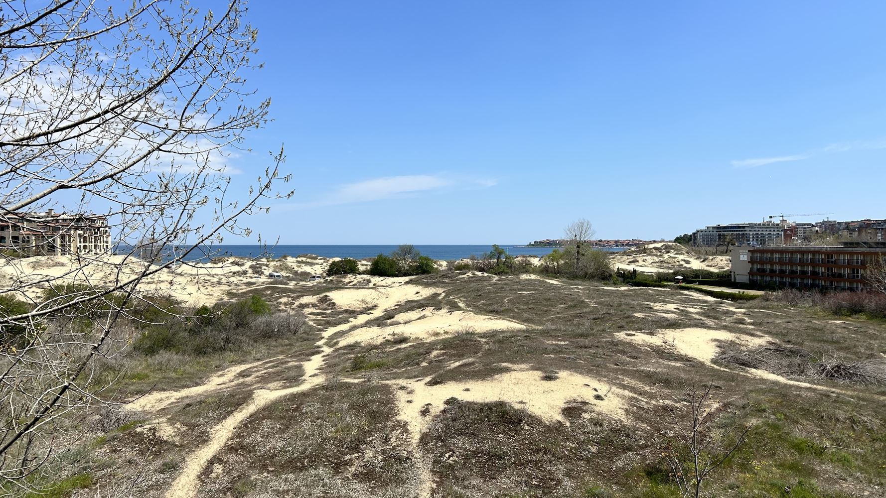 Ekskluzywne mieszkanie z dwiema sypialniami w pierwszej linii brzegowej w Słonecznym Brzegu – panoramiczny widok na morze i prestiżowa lokalizacja