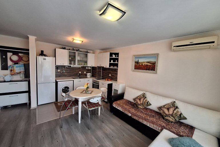 Przytulny apartament z jedną sypialnią 200 metrów od plaży w Rawdzie – komfort i spokój w doskonałej nieruchomości nad morzem