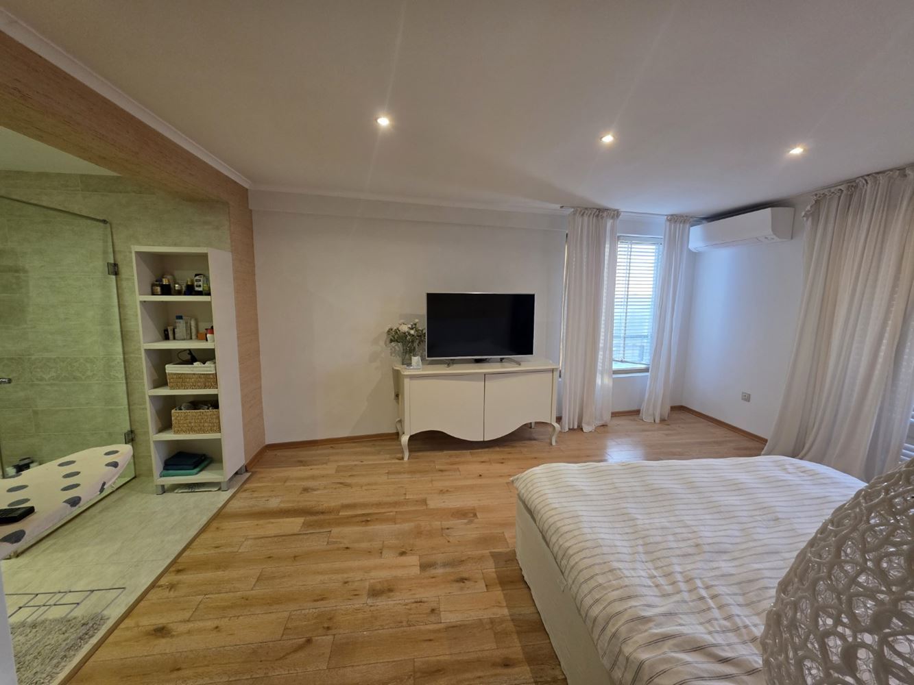 Nessebar: luksusowe mieszkanie z dwiema sypialniami i panoramicznym widokiem na morze – 183 m² przestrzeni, komfortu i stylu