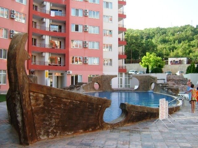 Apartament z jedną sypialnią na pierwszej linii morza w strzeżonym kompleksie w Elenite