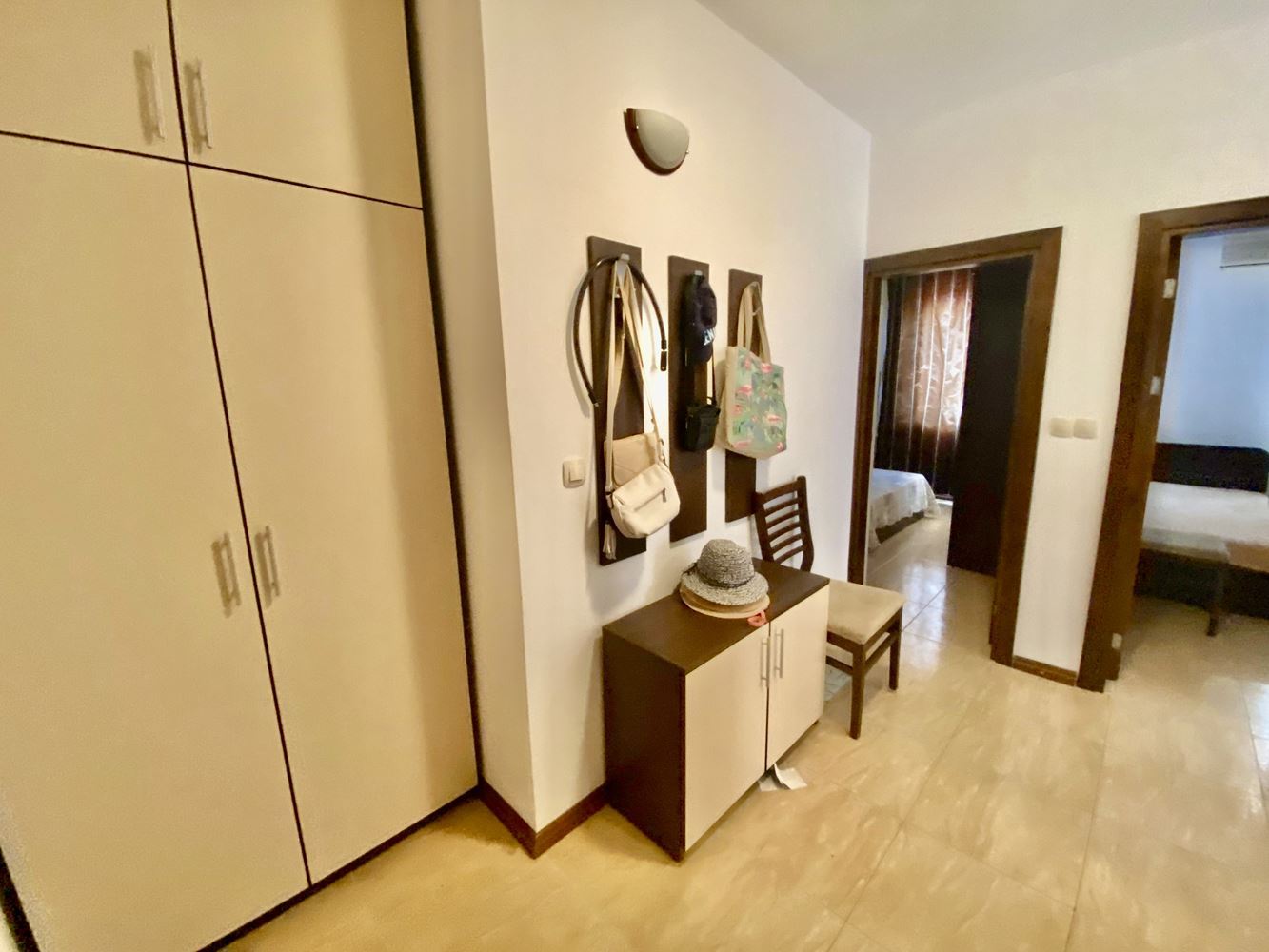 Luksusowy apartament na pierwszej linii brzegowej w Świętym Własie – dwie sypialnie, widok na morze i pełna infrastruktura