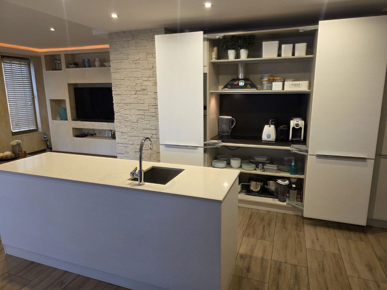 Nessebar: luksusowe mieszkanie z dwiema sypialniami i panoramicznym widokiem na morze – 183 m² przestrzeni, komfortu i stylu