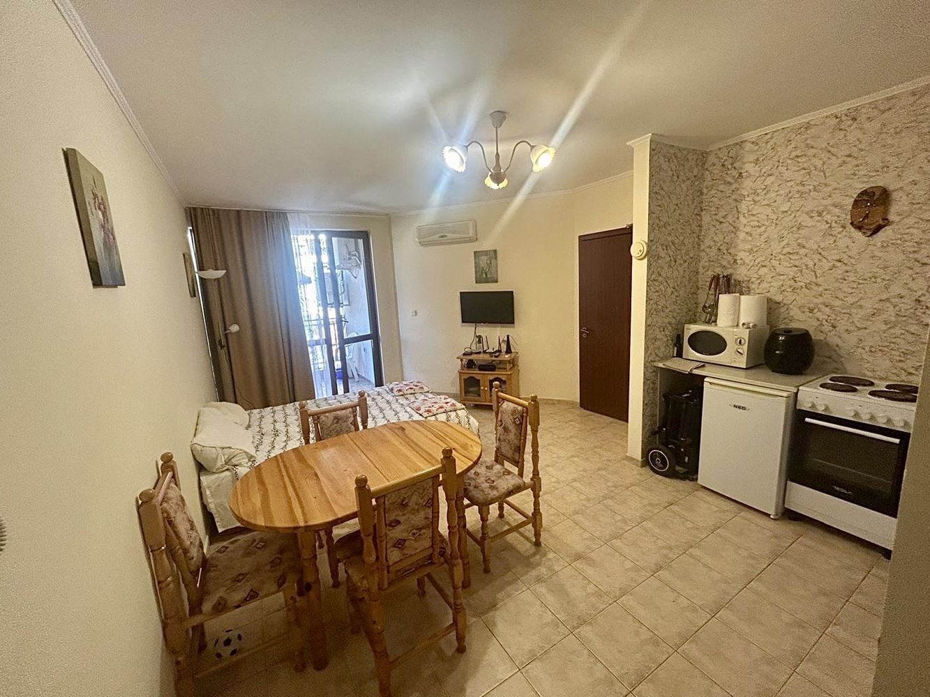 Przestronny apartament z jedną sypialnią i widokiem na zieleń w Nesebyrze – gotowy do zamieszkania