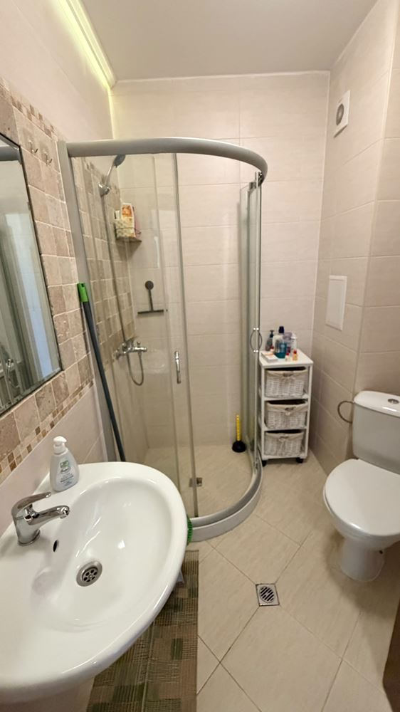 Dwupokojowy apartament z panoramicznym widokiem, o krok od morza w Rawdzie