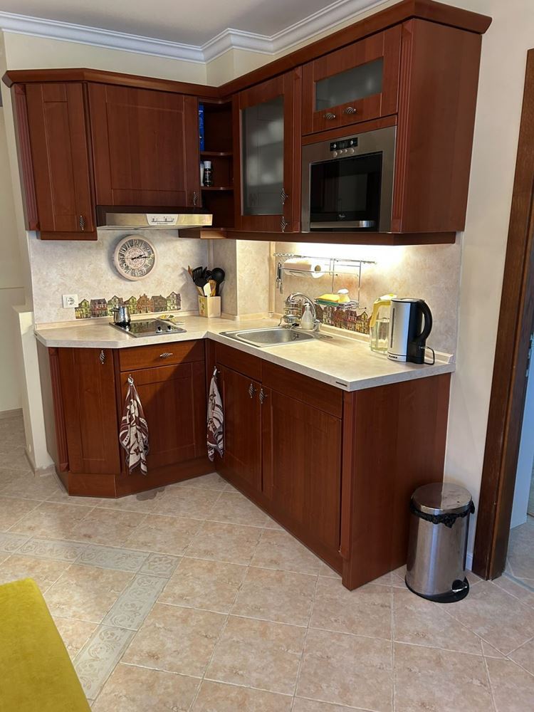 Apartament z dwiema sypialniami i widokiem na morze wśród sosen – luksus i spokój przy samej plaży w Sozopolu