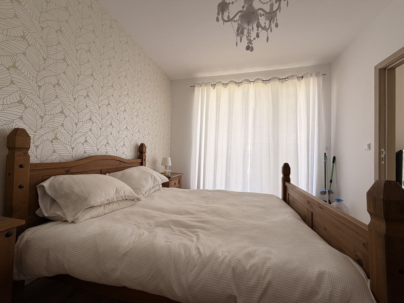 Mieszkanie z dwiema sypialniami i panoramicznym tarasem na obrzeżach Sunny Beach – komfort, spokój i styl