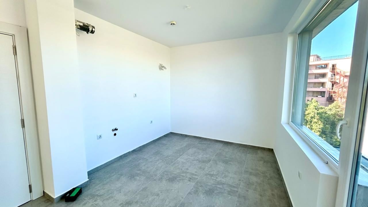 Pierwsza linia brzegowa w Słonecznym Brzegu – przestronny apartament z jedną sypialnią z widokiem na morze, góry i miasto