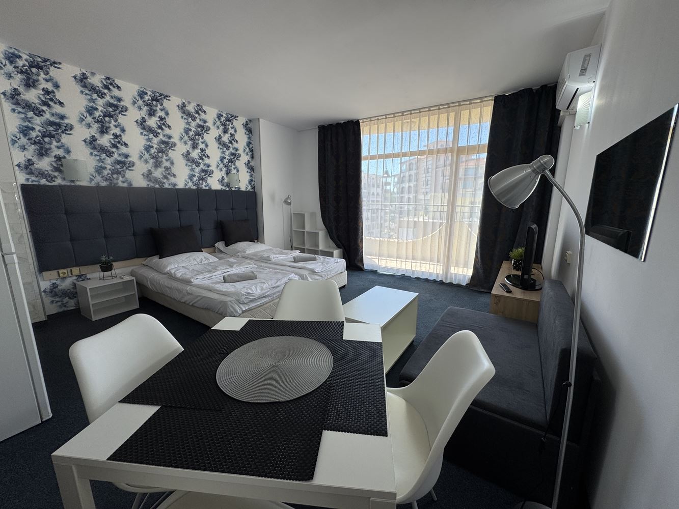 Panoramiczne studio kilka kroków od morza w Słonecznym Brzegu – luksus, komfort i prestiżowa lokalizacja