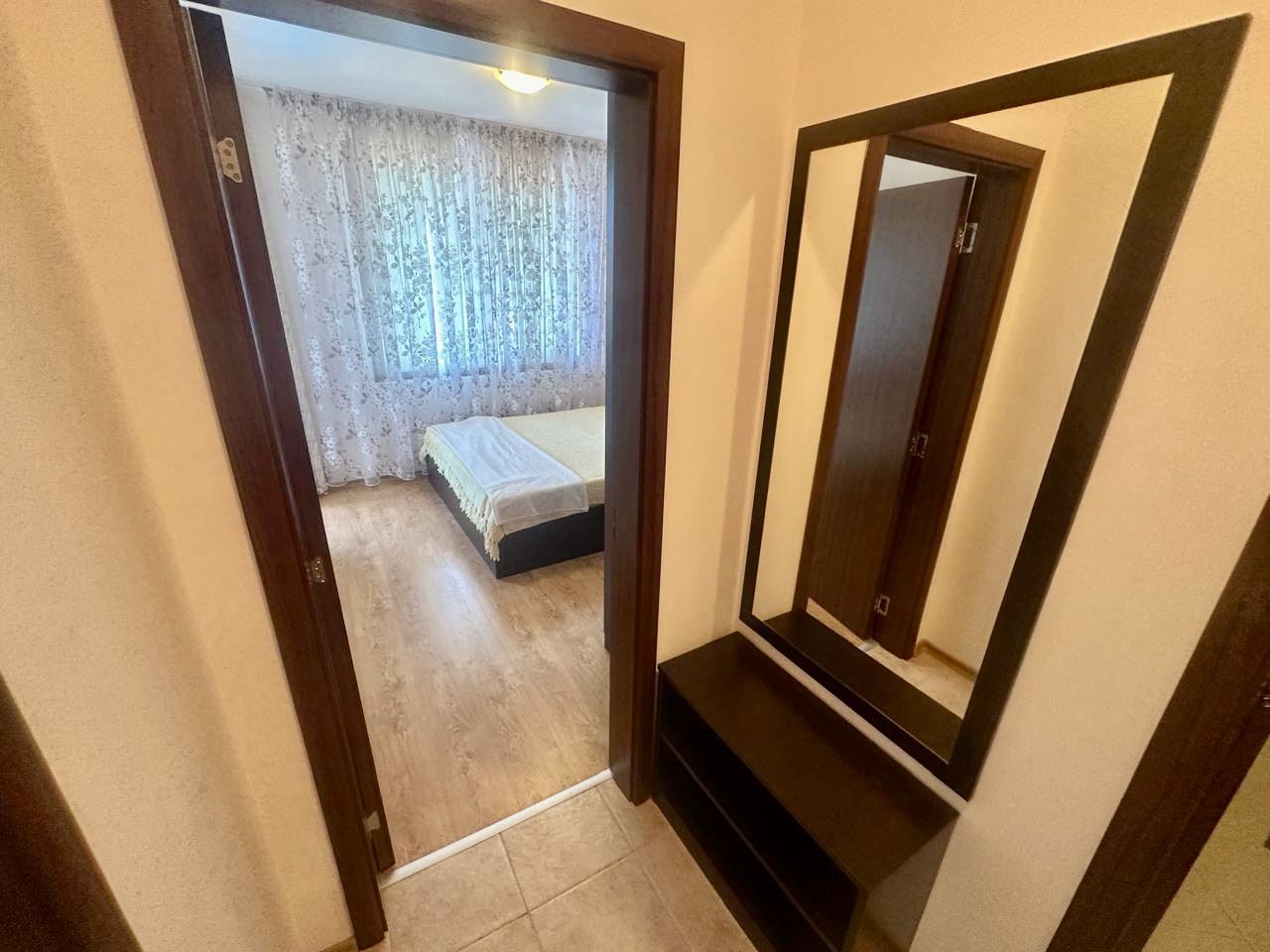 Przestronny apartament z jedną sypialnią z widokiem na zielony dziedziniec w Nessebarze