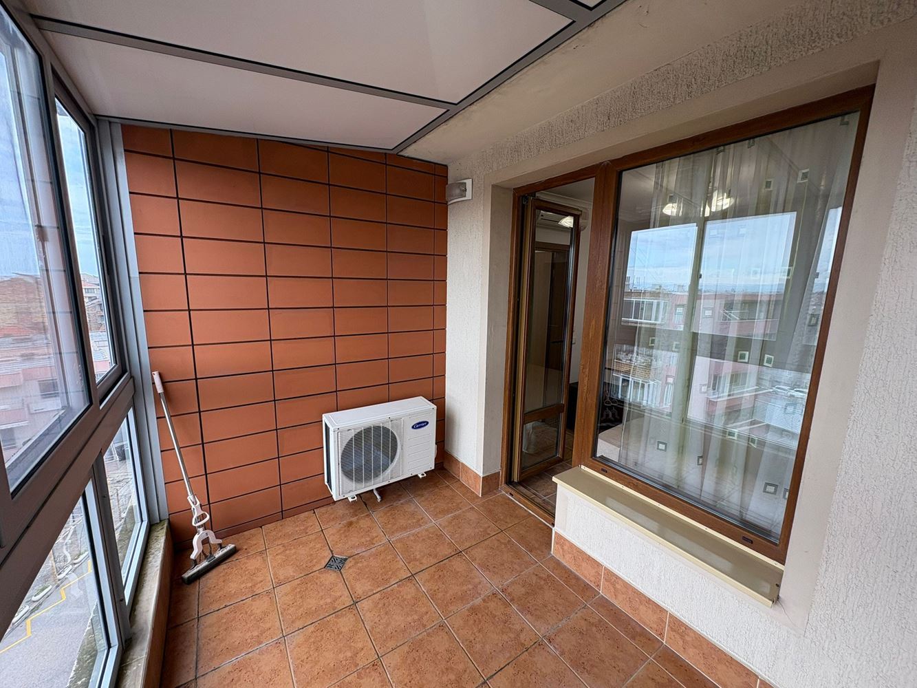  Panoramiczne mieszkanie dwupokojowe na pierwszej linii morza w Pomorie z bezpośrednim widokiem na morze