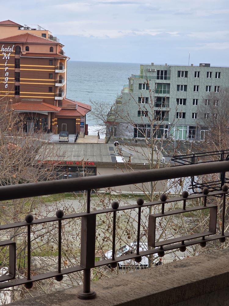 Nessebar: luksusowe mieszkanie z dwiema sypialniami i panoramicznym widokiem na morze – 183 m² przestrzeni, komfortu i stylu