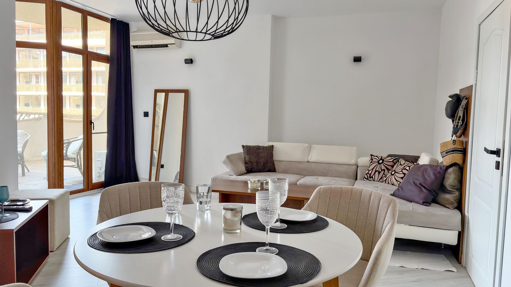 Stylowy apartament z jedną sypialnią 100 metrów od plaży w Słonecznym Brzegu – komfort, luksus i doskonała lokalizacja