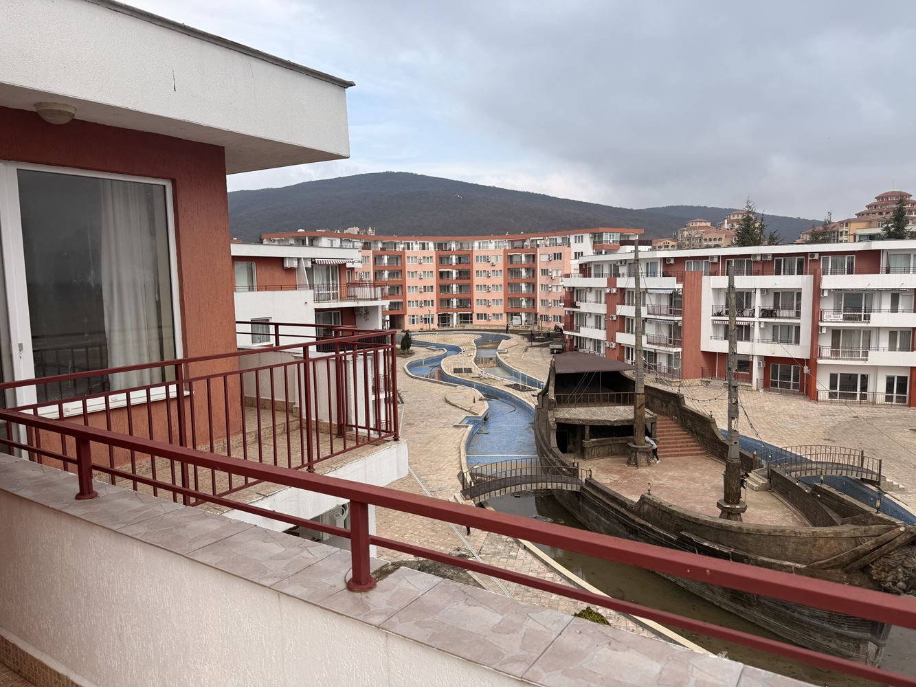 Dwupokojowy apartament w pierwszej linii z bezpośrednim widokiem na morze – Słoneczny Brzeg