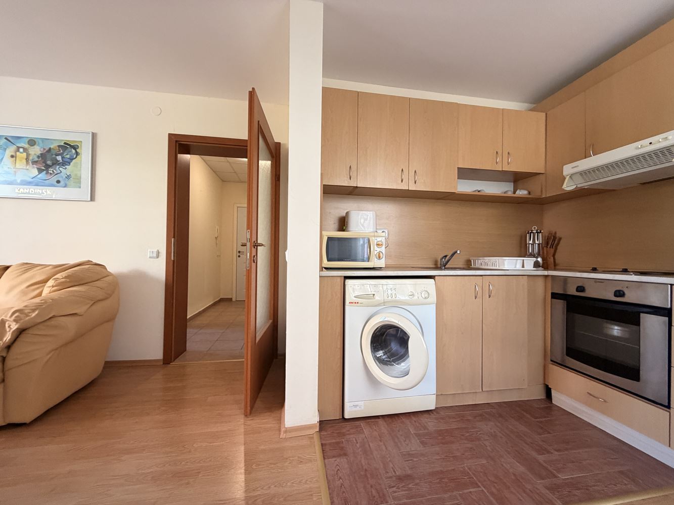 Apartament w absolutnie pierwszej linii w Świętym Własie! Przestronny apartament z jedną sypialnią z pięknym widokiem na morze