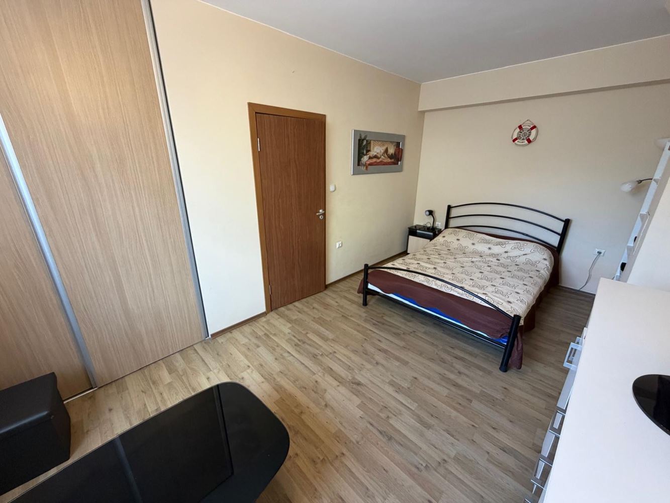 Przytulny apartament z jedną sypialnią w Sarafowie – prywatne wejście, bez opłaty za utrzymanie, idealny do całorocznego zamieszkania