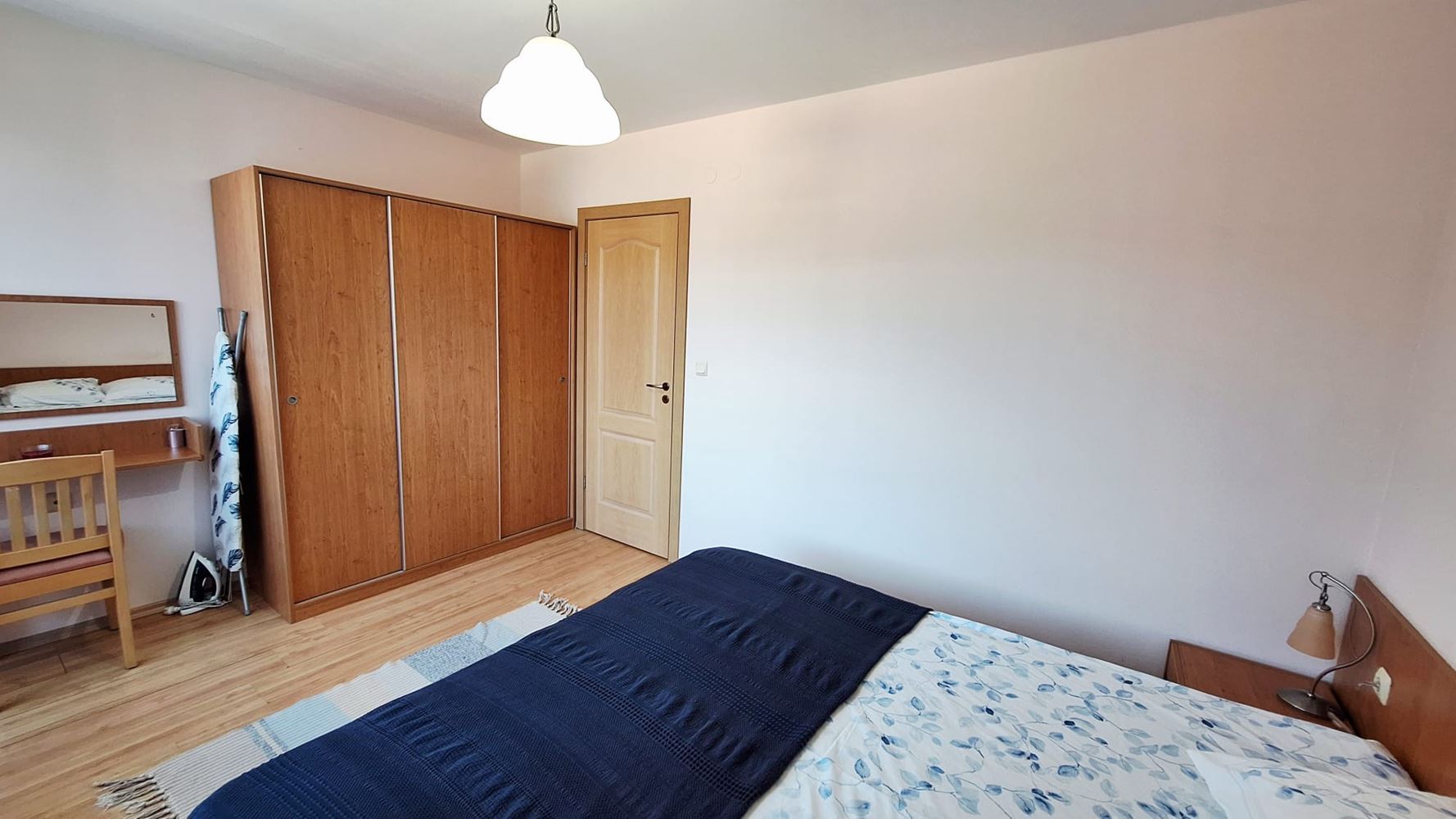 Zaledwie kilka kroków od morza – przytulny apartament z dwiema sypialniami przy wjeździe do Świętego Własu
