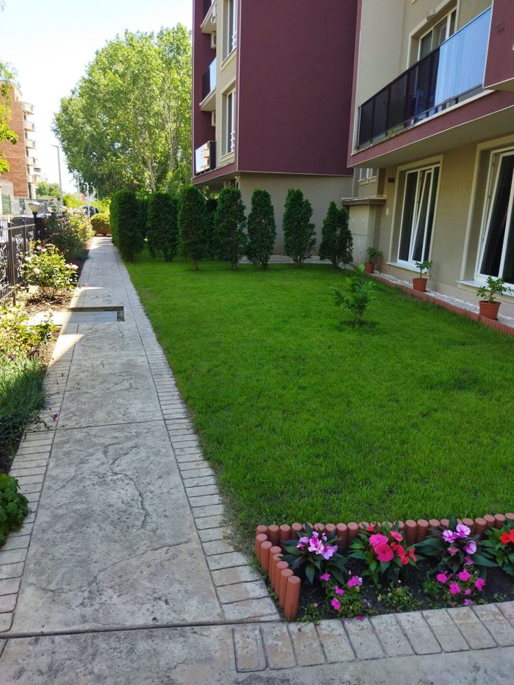 Apartament z jedną sypialnią i prywatnym ogródkiem w Słonecznym Brzegu – Twoja zielona oaza nad morzem