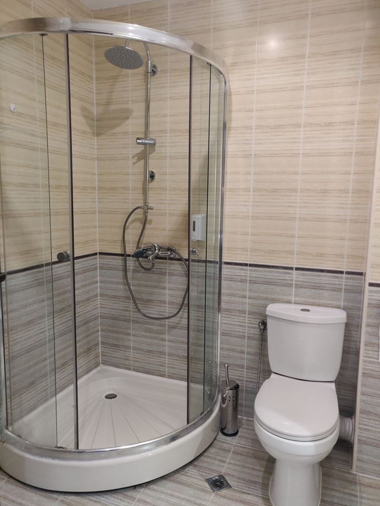 Przestronny apartament z jedną sypialnią i częściowym widokiem na morze – Słoneczny Brzeg, 100 m od plaży