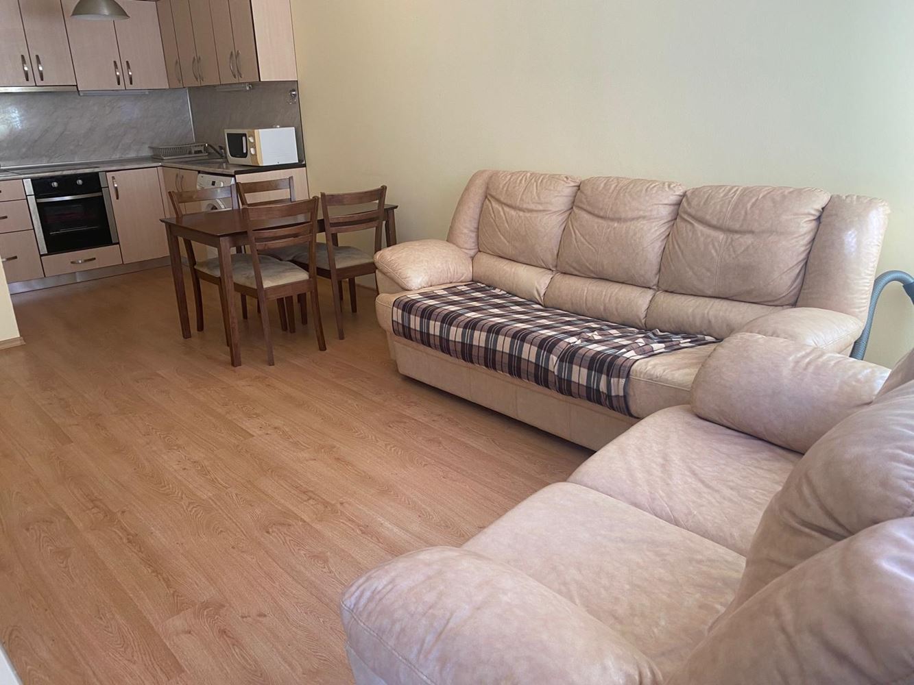 Umeblowany apartament z jedną sypialnią 50 m od morza w Pomorie