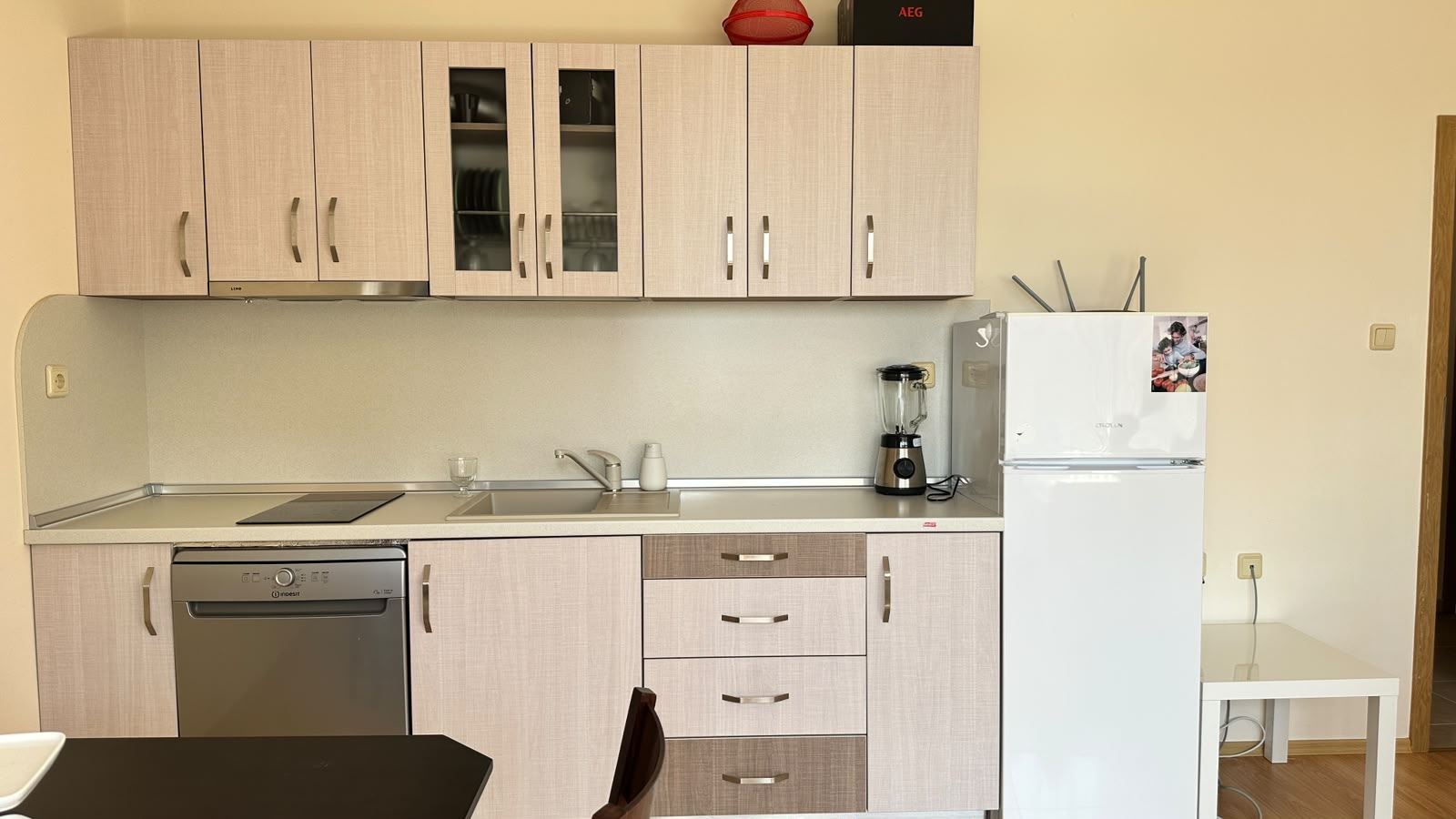 Jasny apartament z dwiema sypialniami w spokojnej części Nessebaru z niską opłatą za utrzymanie