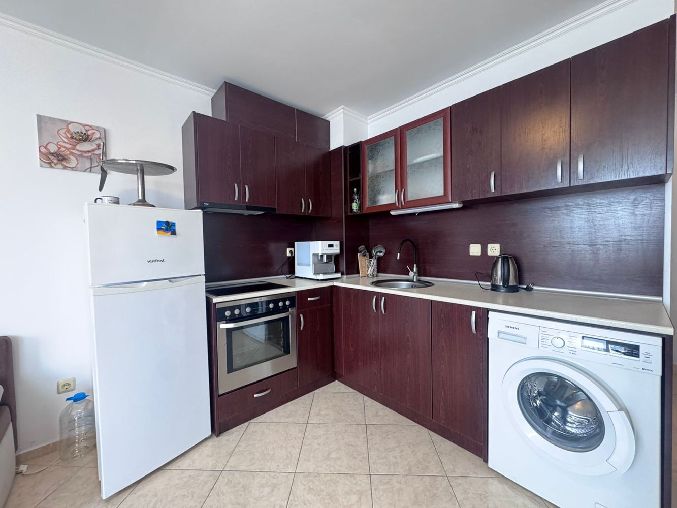Apartament z jedną sypialnią w zamkniętym kompleksie w Aheloju – w pełni umeblowany i gotowy do zamieszkania