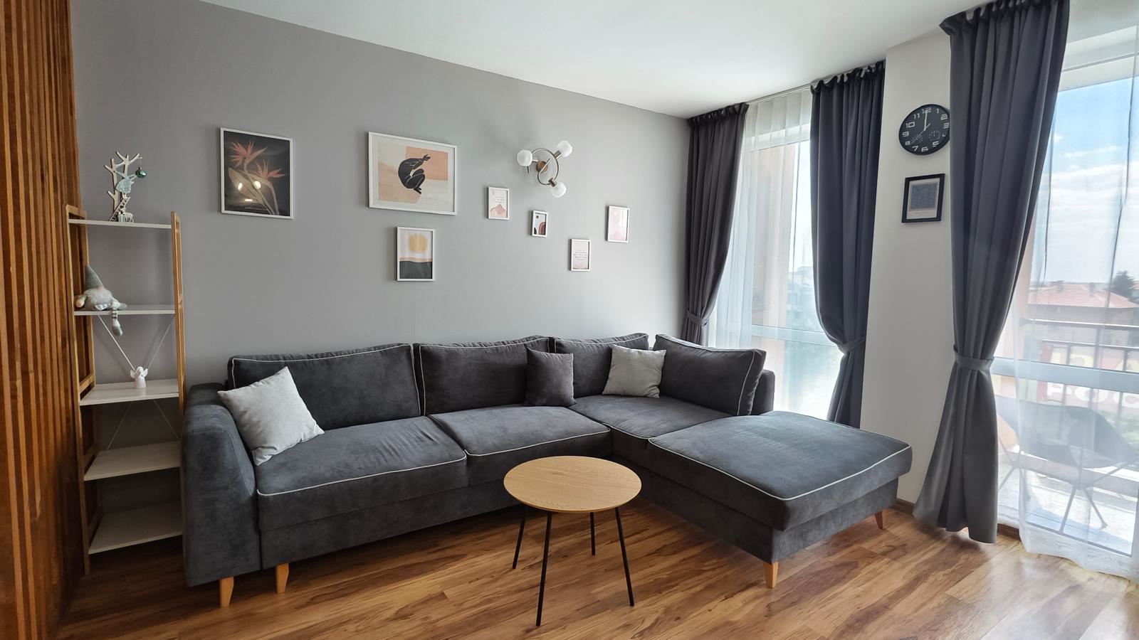 Przestronne, nowocześnie umeblowane studio z wydzieloną sypialnią w kompleksie w Aheloy – gotowe do zamieszkania