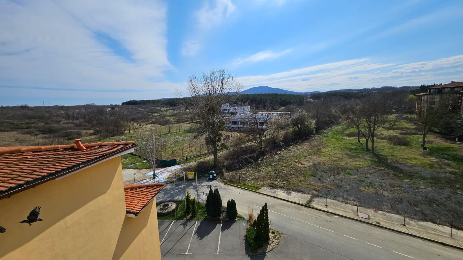 Przestronne mieszkanie z jedną sypialnią na pierwszej linii morza w Carewie z pełnym umeblowaniem