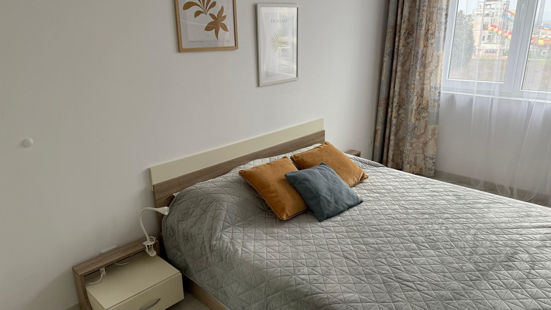 Przestronne i nowoczesne mieszkanie z jedną sypialnią z pełnym wyposażeniem w Pomorie