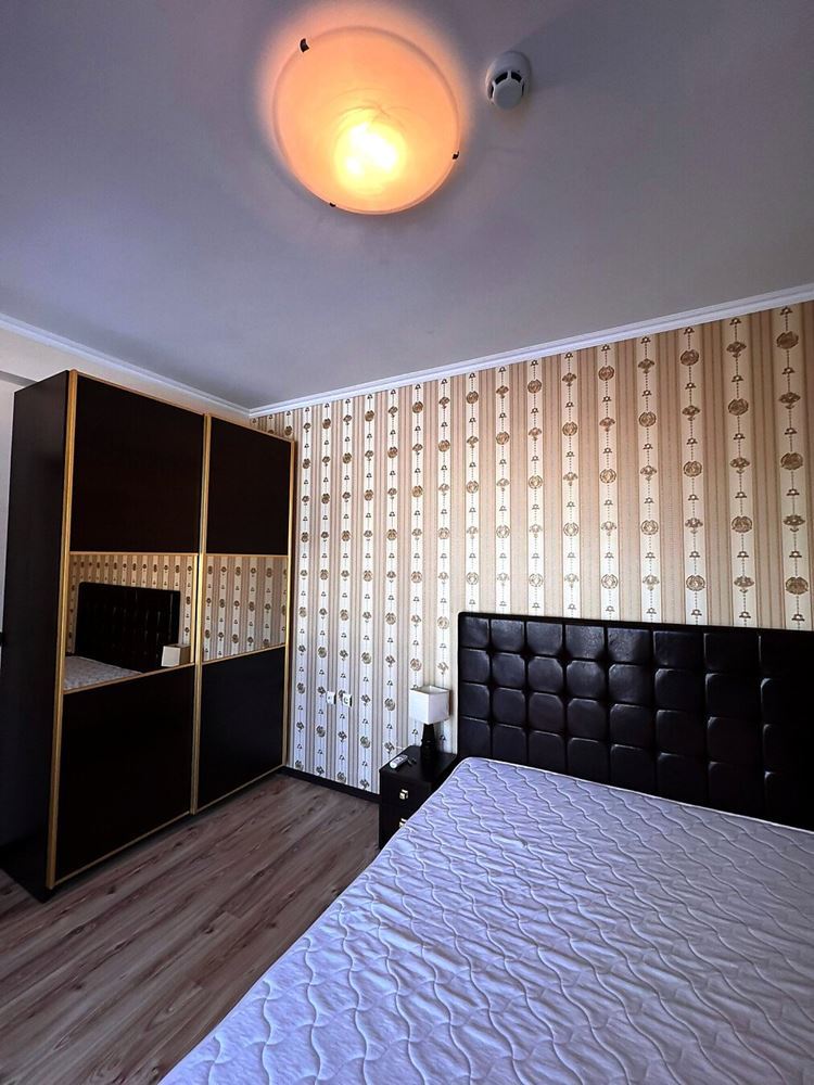 Przestronny apartament dwupokojowy 50 metrów od plaży w Słonecznym Brzegu – doskonała lokalizacja i komfort w zamkniętym kompleksie