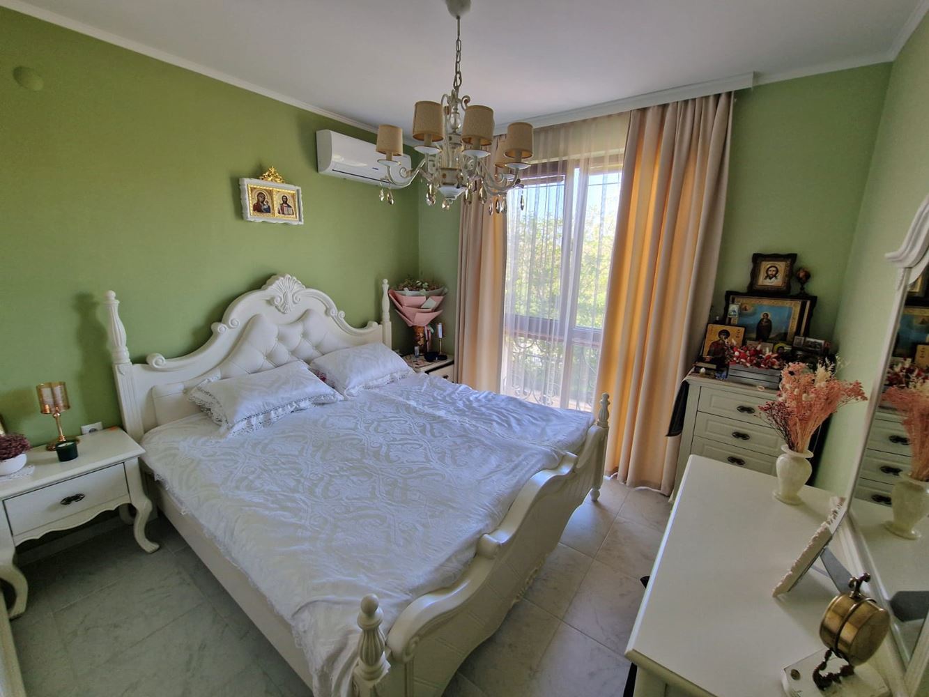 Ekskluzywny apartament z trzema sypialniami – najwyższy standard życia i dyskretny luksus