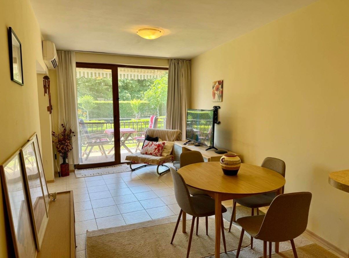 Przestronny apartament z dwiema sypialniami w pierwszej linii brzegowej w Rawdzie – przestronny morski dom z wyjątkowym widokiem