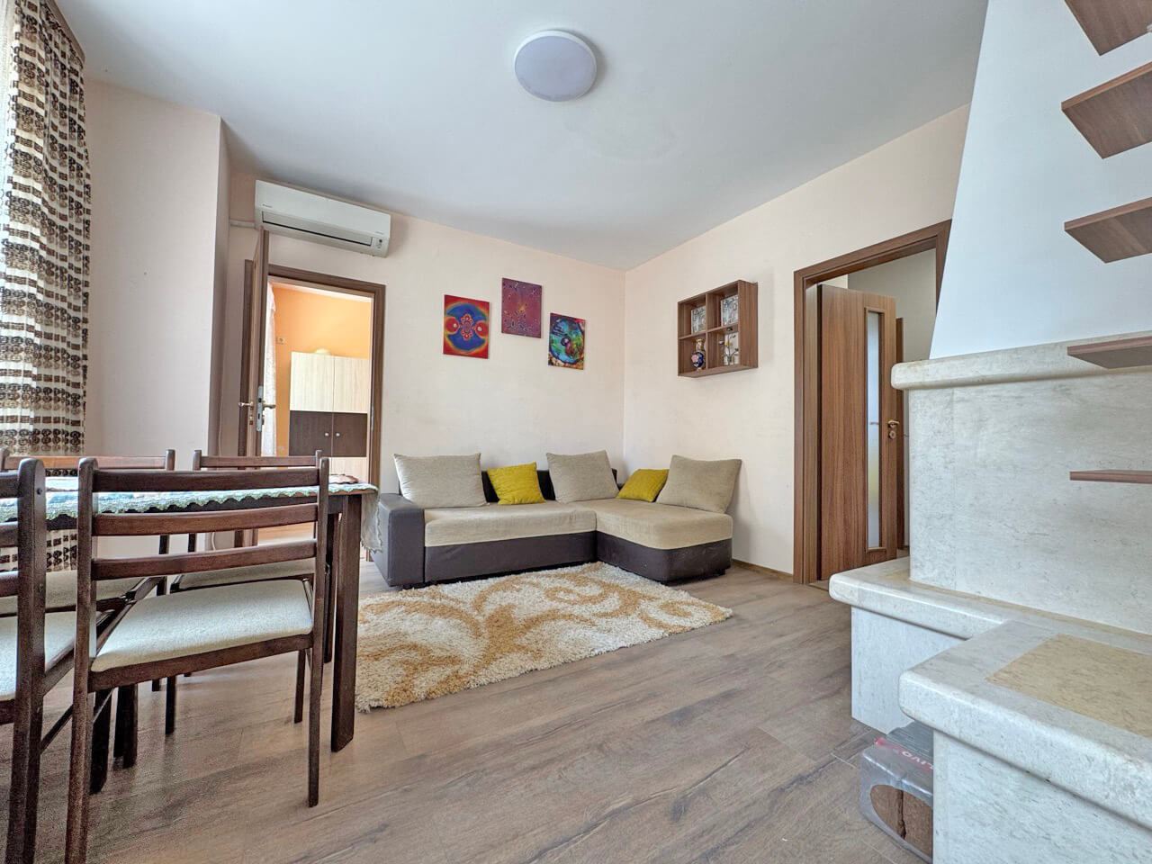 Przestronny apartament z trzema sypialniami do całorocznego zamieszkania w dzielnicy Czerno More w Nesebyrze