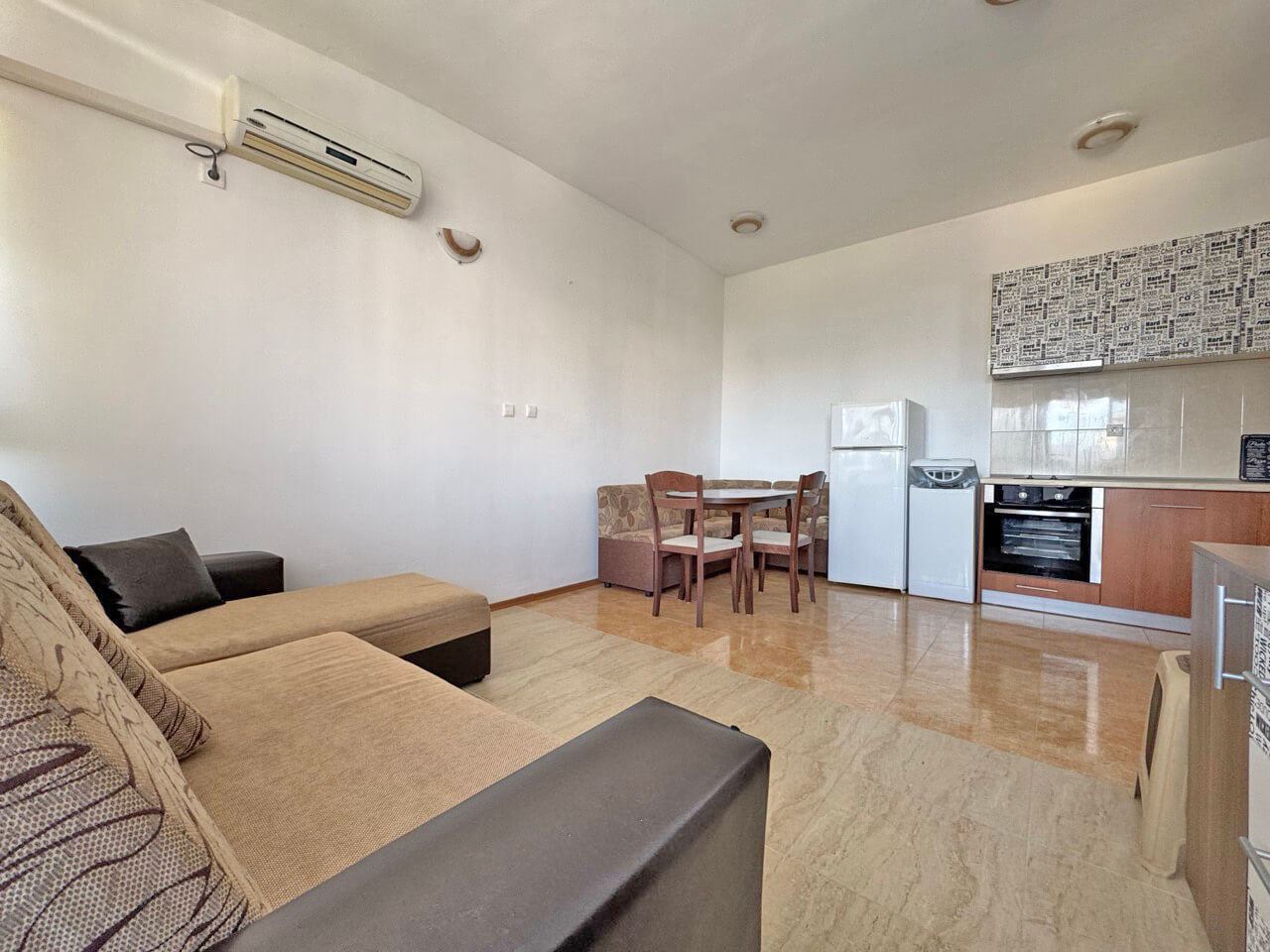 Przytulny apartament z jedną sypialnią i widokiem na basen w Słonecznym Brzegu