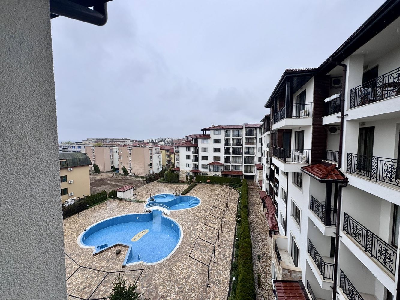 Apartament z jedną sypialnią i panoramicznym widokiem na morze w Nesebyrze – tylko 200 m od plaży, doskonała inwestycja i dom nad morzem
