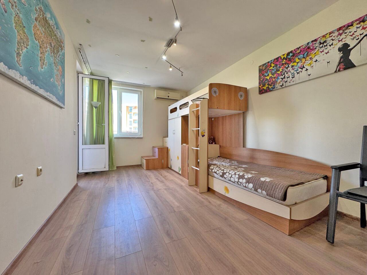 Apartament z dwiema sypialniami w luksusowym kompleksie na pierwszej linii w Świętym Własie