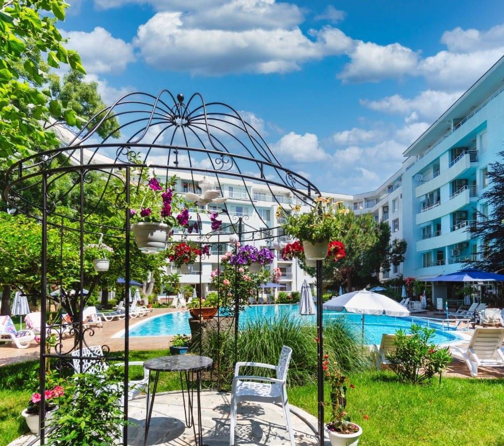100 metrów od morza – przytulny apartament z jedną sypialnią i widokiem na spokojną część kompleksu