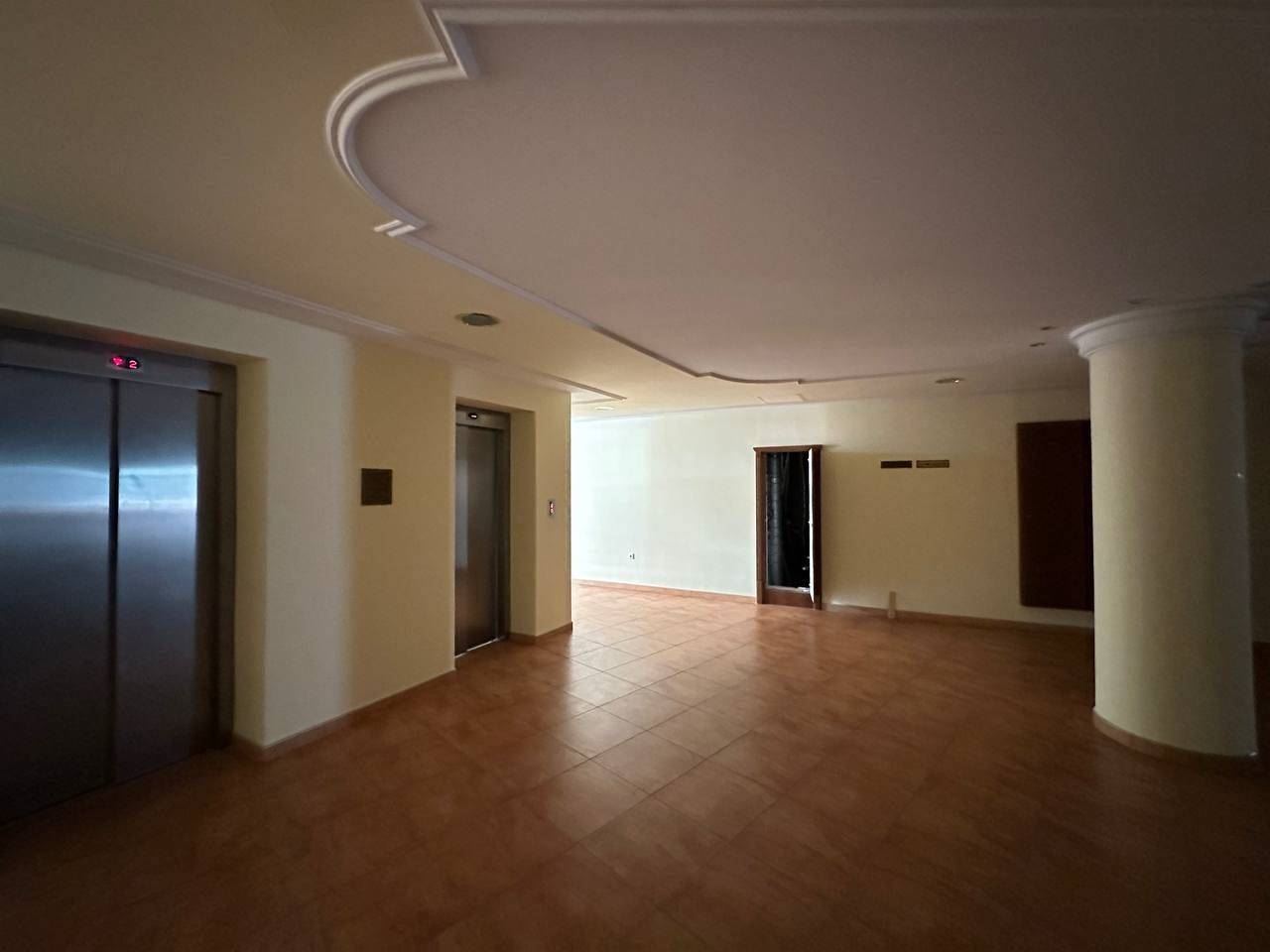 Przestronny apartament z widokiem na morze w pierwszej linii brzegowej w Pomorie – nieruchomość wakacyjna z atmosferą luksusowego kurortu