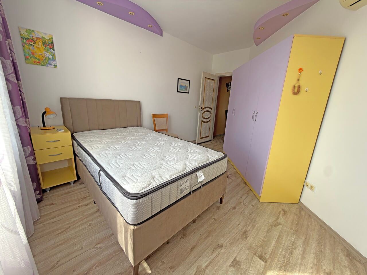 Apartament z dwiema sypialniami i widokiem na morze, 200 metrów od plaży w Pomorie