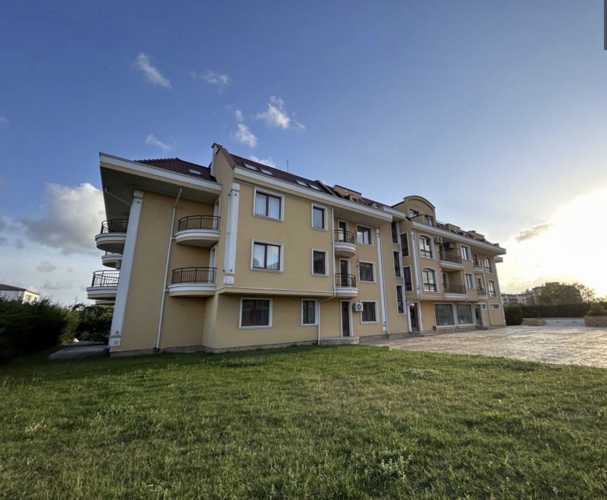 Apartament z jedną sypialnią w nowoczesnym kompleksie kilka kroków od morza w Rawdzie – idealny wybór na inwestycję lub przytulny dom