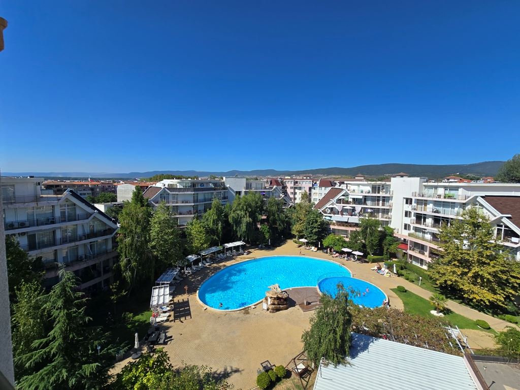 Słoneczny Brzeg - W pełni umeblowany apartament z dwoma balkonami i imponującą infrastrukturą SPA