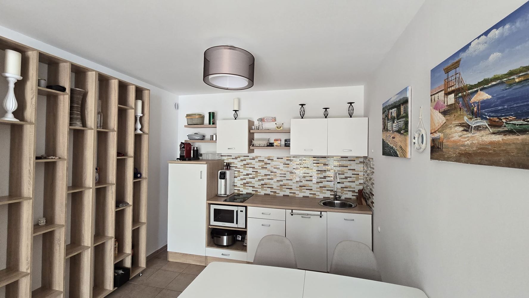 Stylowy apartament z jedną sypialnią w elitarnym kompleksie w Świętym Własie – komfort, spokój i całoroczna wygoda