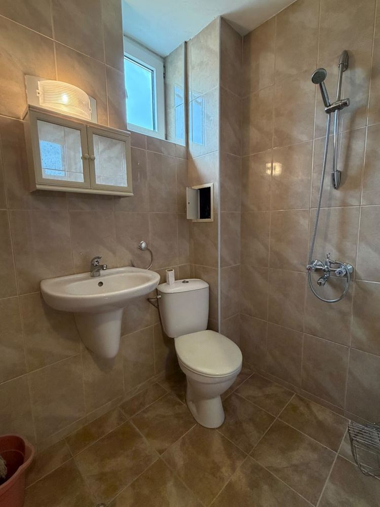 Apartament z jedną sypialnią i widokiem na morze w Sweti Własie, rejon Intsaraki – przytulność i spokój nad morzem