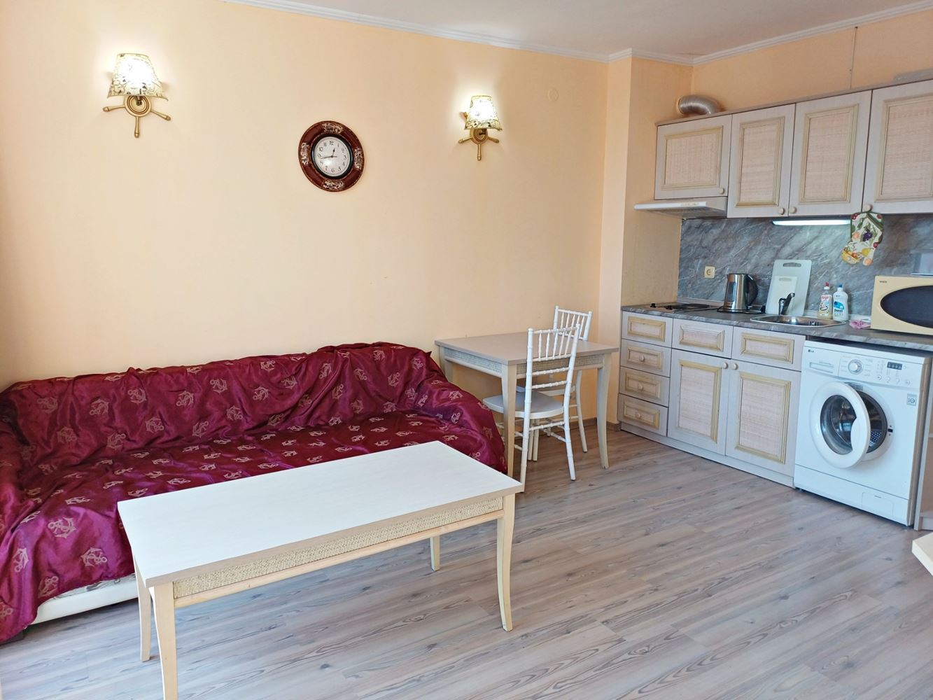 Elegancki apartament z jedną sypialnią 100 metrów od plaży w prestiżowym kompleksie w Słonecznym Brzegu