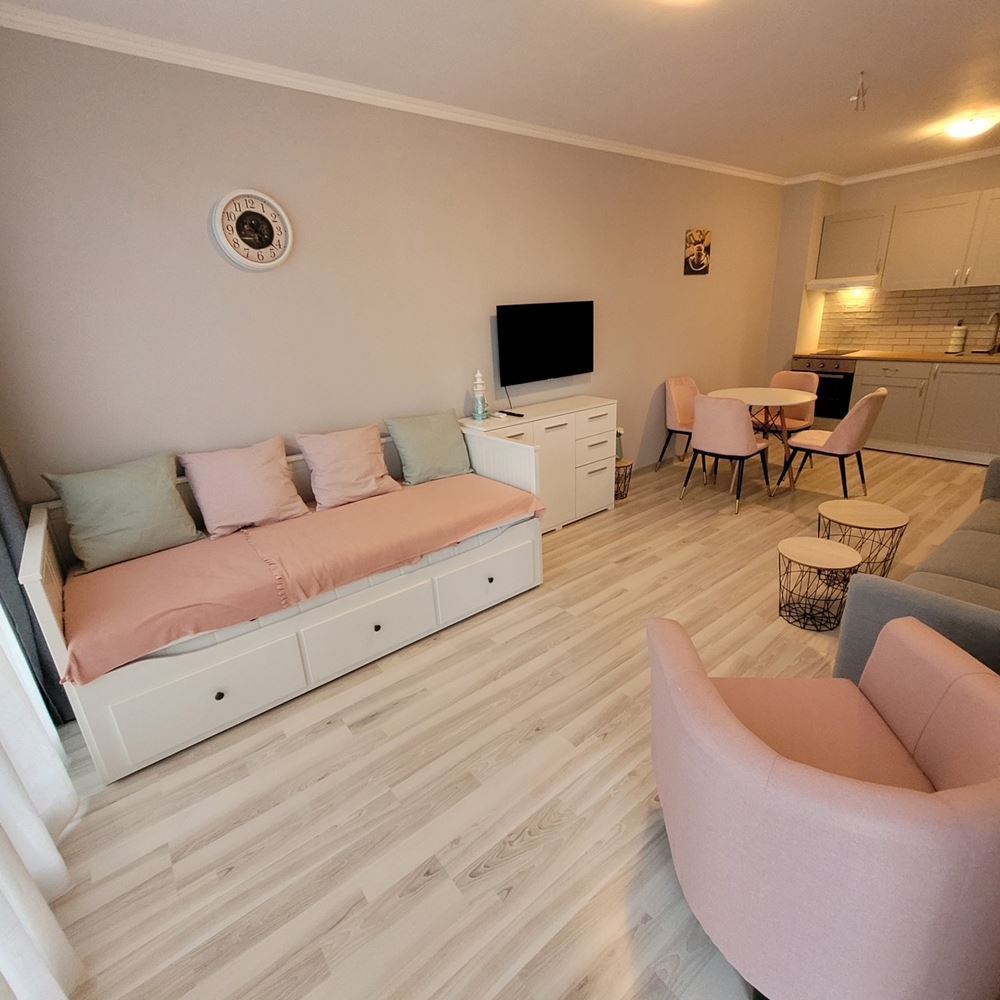 Przytulny apartament z jedną sypialnią z nowym wyposażeniem w zamkniętym kompleksie nad morzem w kurorcie Elenite