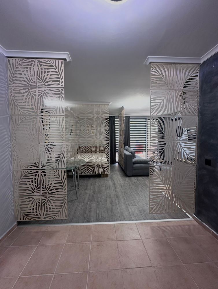 Dwupokojowe mieszkanie z częściowym widokiem na morze w Sveti Vlas – umeblowane, po remoncie, w luksusowym kompleksie zamkniętym