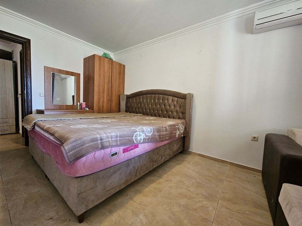 Luksus na pierwszej linii – stylowe mieszkanie z werandą, prywatnym ogrodem i widokiem na morze w Świętym Własie